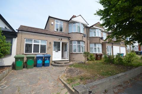 4 bedroom semi-detached house to rent, Drummond Drive, Stanmore, HA7 3PP