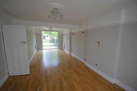 4 bedroom semi-detached house to rent, Drummond Drive, Stanmore, HA7 3PP