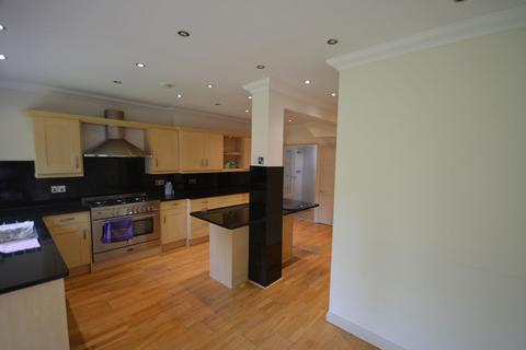 4 bedroom semi-detached house to rent, Drummond Drive, Stanmore, HA7 3PP