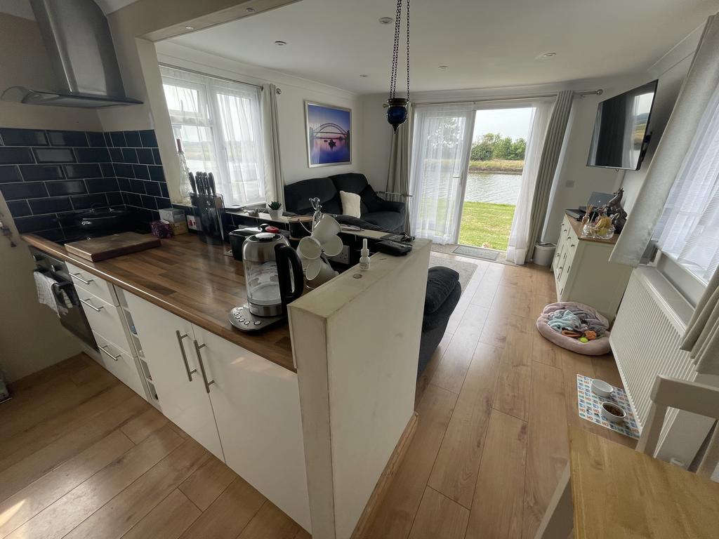 Marine Parade, Sheerness ME12 1 bed chalet for sale £70,000