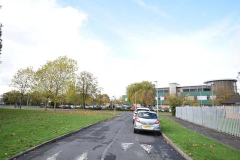 101 8th Avenue, Hull, HU6 9BT