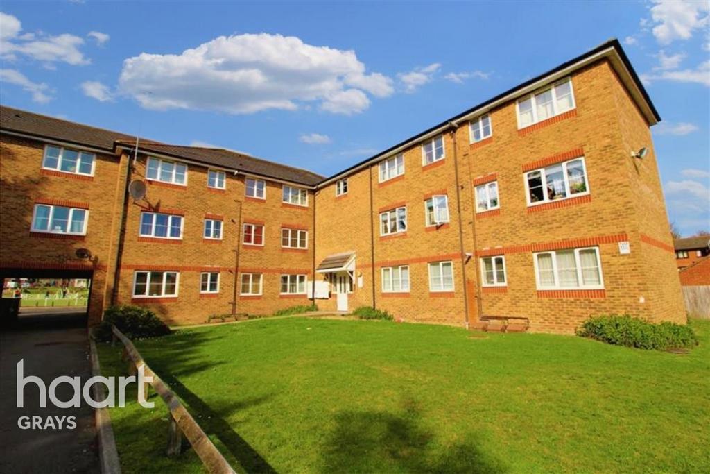 Argent Street, Grays, RM17 2 bed flat £1,300 pcm (£300 pw)