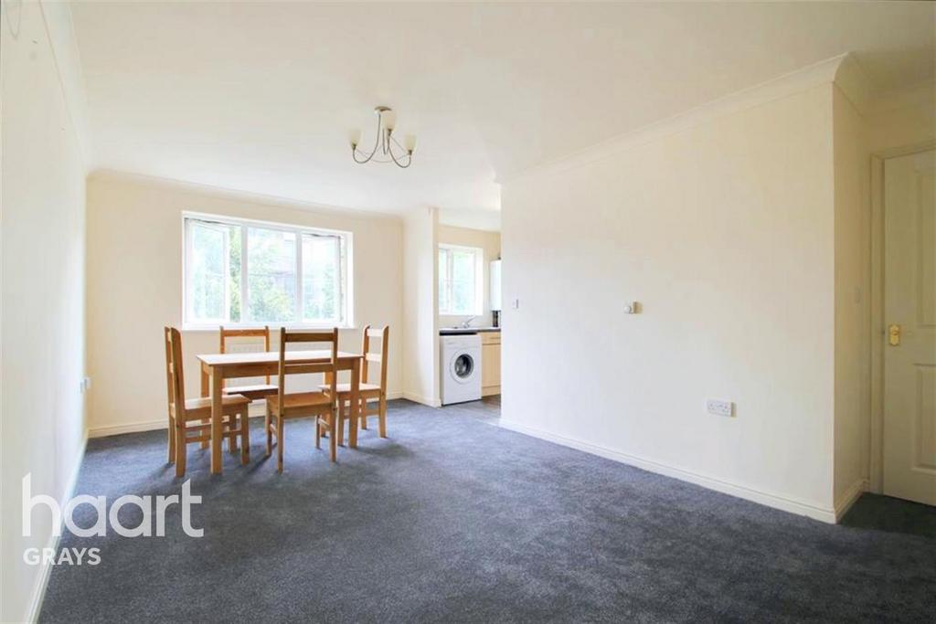 Argent Street, Grays, RM17 2 bed flat £1,300 pcm (£300 pw)
