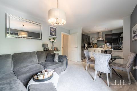 2 bedroom apartment for sale - Ingre House,Hornchurch