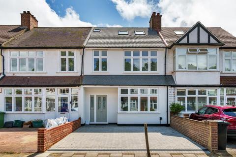 16 Lloyds Way, Beckenham, BR3 3QS