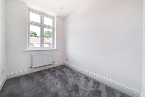 16 Lloyds Way, Beckenham, BR3 3QS