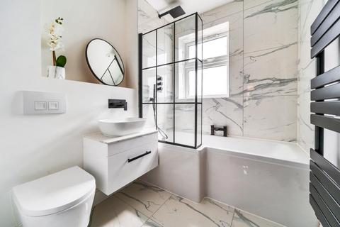 16 Lloyds Way, Beckenham, BR3 3QS
