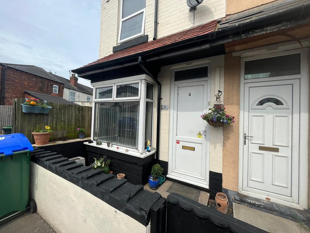 Oldbury, B68 2 bed end of terrace house for sale £145,000