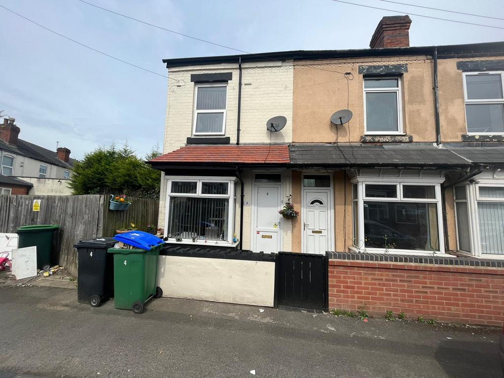 INVESTMENT ONLY   2 Bedroom End of Terraced House