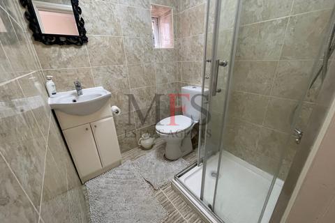 undefined, Minterne Ave, Norwood Green, UB2