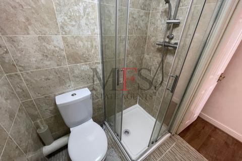 undefined, Minterne Ave, Norwood Green, UB2