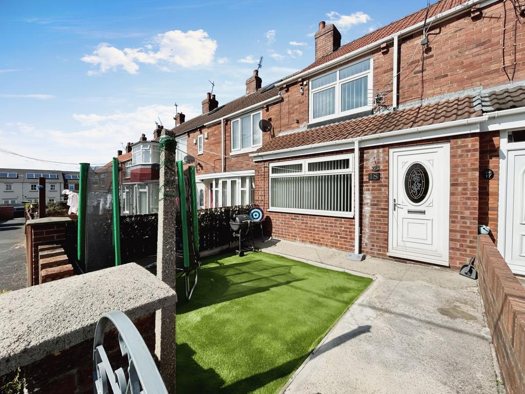 Meadow Avenue, Blackhall Colliery, Hartlepool, Durham, TS27 4JE 2 bed