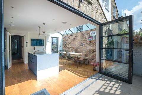 29a Aliwal Road, London, SW11 1RB