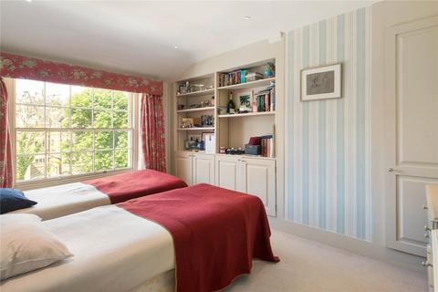 Flat 3, 20 Wilton Crescent, London, SW1X 8SA