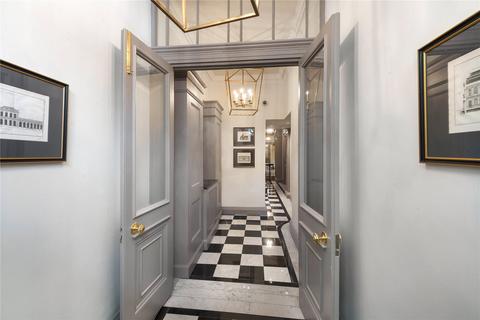 Flat 3, 20 Wilton Crescent, London, SW1X 8SA