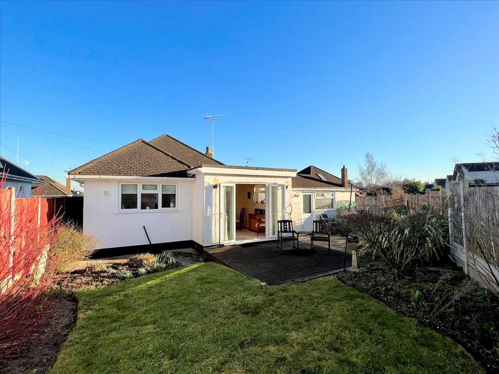 Leigh on Sea SS9 2 bed bungalow for sale £475,000