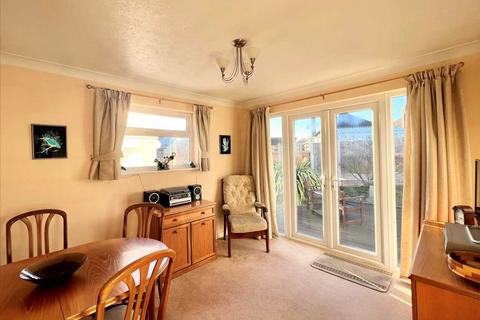 9 Berkshire Close, Leigh-on-sea, SS9 4RT