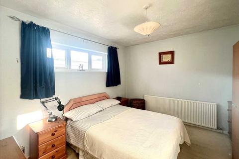 9 Berkshire Close, Leigh-on-sea, SS9 4RT