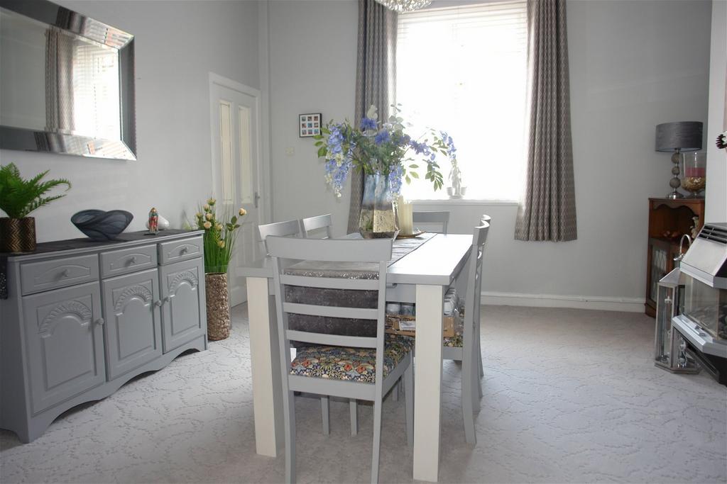 Burnley Lane, Chadderton 3 bed end of terrace house for sale £190,000