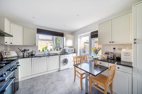 9 Boltons Close, Woking, GU22 8TW