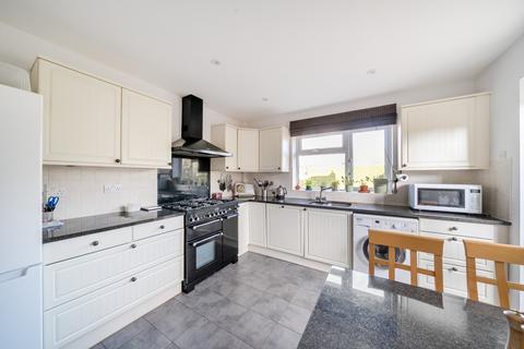 9 Boltons Close, Woking, GU22 8TW