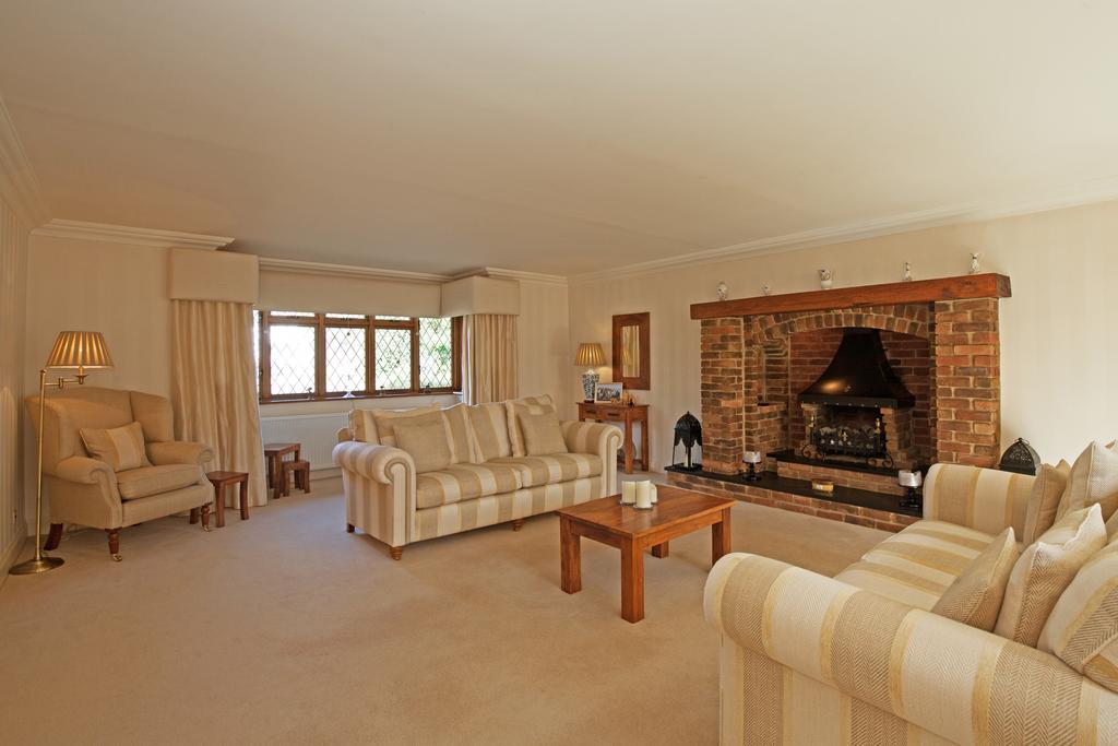 Formal Lounge