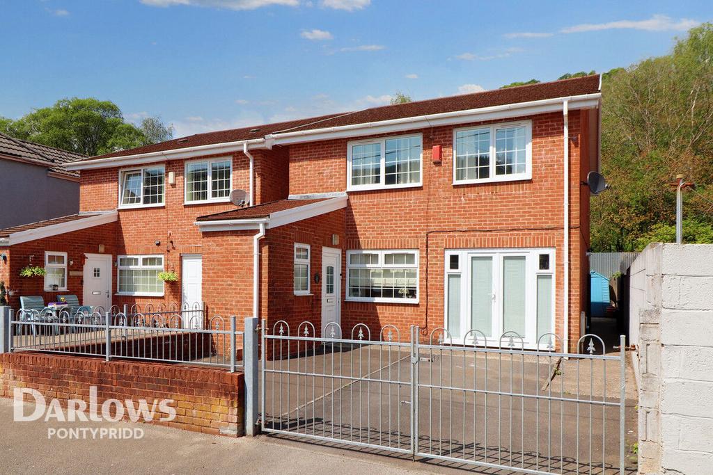 Telekebir Road, Pontypridd 3 bed detached house for sale £220,000