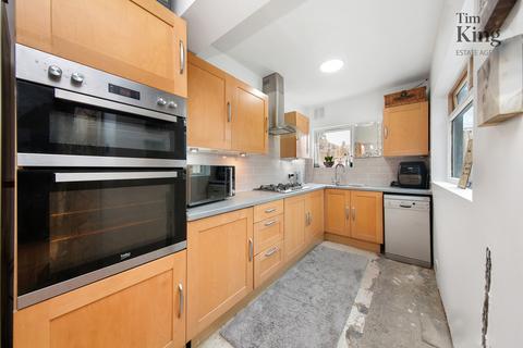 19 Bateman Road, London, E4 8ND