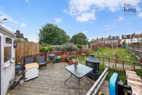 19 Bateman Road, London, E4 8ND