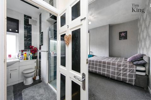 19 Bateman Road, London, E4 8ND
