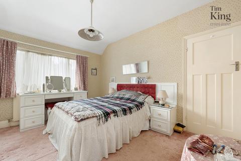 38 Nevin Drive, London, E4 7LH