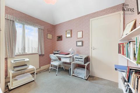 38 Nevin Drive, London, E4 7LH