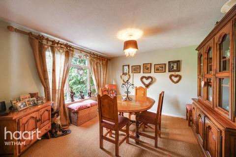 16 Bryony Close, Witham, CM8 2XF