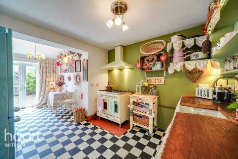 16 Bryony Close, Witham, CM8 2XF