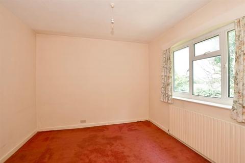 32 Campbell Crescent, East Grinstead, RH19 1JR