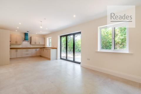 4 bedroom detached house for sale - The Croft, Buckley CH7 3