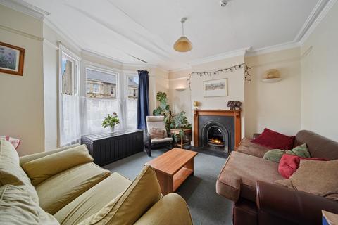 5 bedroom end of terrace house for sale - Hartington Grove, Cambridge, CB1