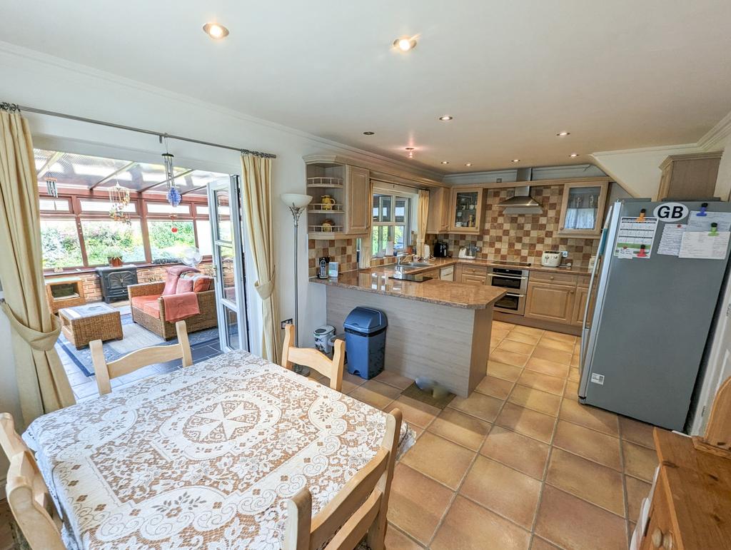 Kitchen diner