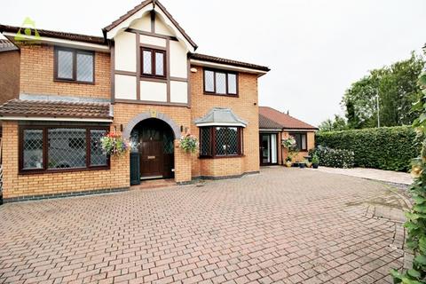 5 bedroom detached house for sale, Dorket Grove, Westhoughton, Bolton, BL5 2QS