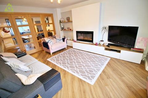 2 Dorket Grove, Westhoughton, Bolton, BL5 2QS