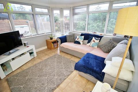 2 Dorket Grove, Westhoughton, Bolton, BL5 2QS