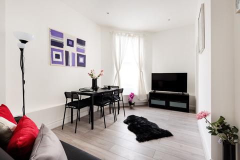 2 bedroom flat to rent, 41 North End Road, London SW6