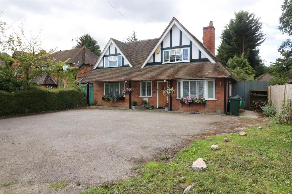 The Meadway, Tilehurst, Reading, RG30 3 bed detached house £595,000