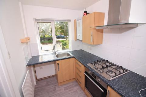 2 bedroom terraced house to rent, The Hyde, New Milton