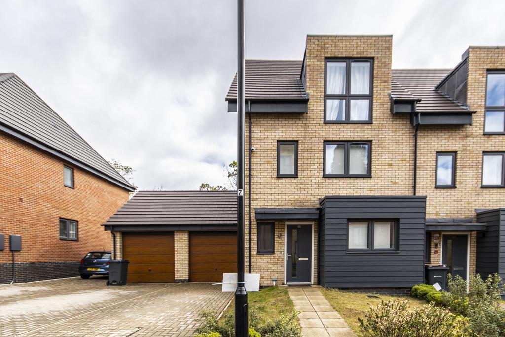 New House Farm Drive, Northfield, B31 3 bed semidetached house £