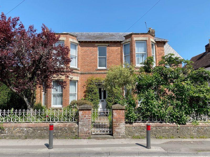 West Street, Warminster 4 bed detached house £575,000