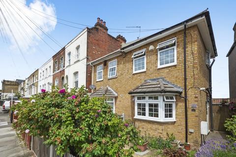 29 Rutland Walk, London, SE6 4LG