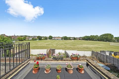 29 Rutland Walk, London, SE6 4LG