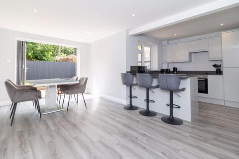 73 Oaklands, South Godstone, Godstone, RH9 8HX