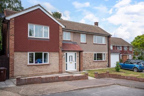 13 Chalet Close, Bexley, DA5 2EZ